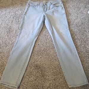 Universal Threads Light Wash Skinny Jeans